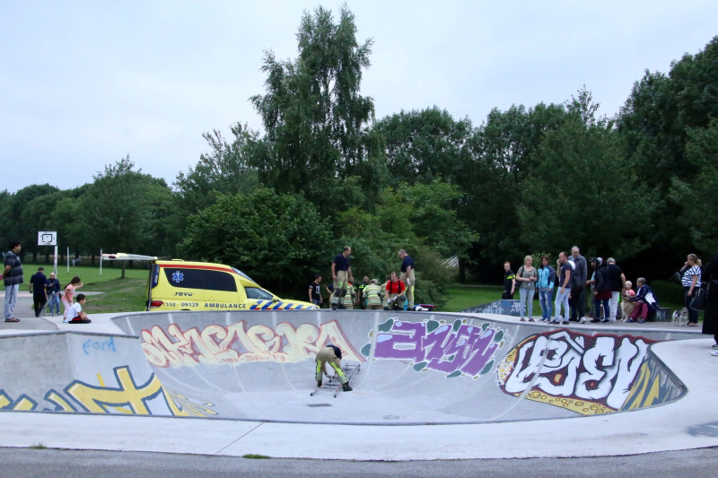 Fietser maakt tuimeling in stuntkuil
