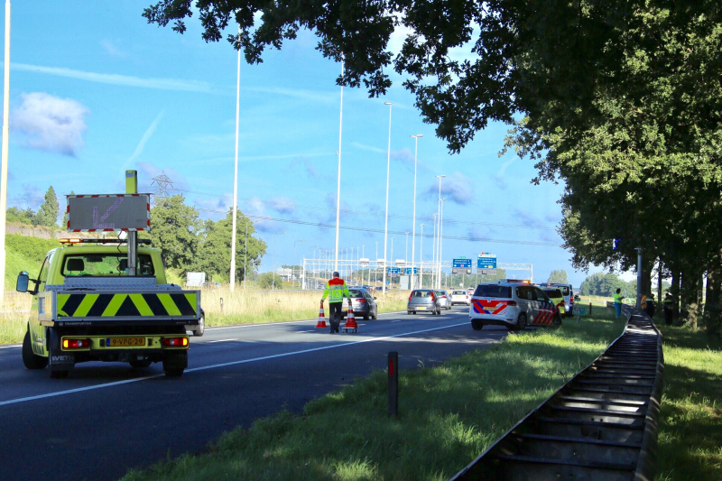 Lange file door kop-staart aanrijding