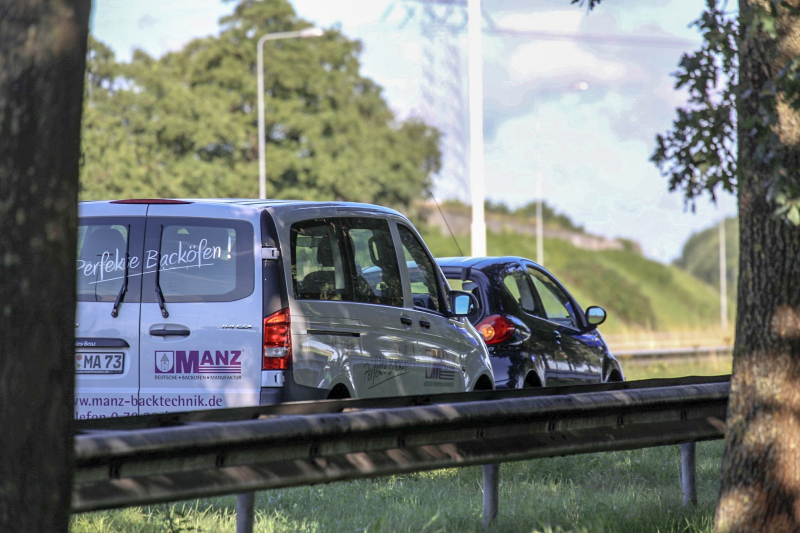 Lange file door kop-staart aanrijding
