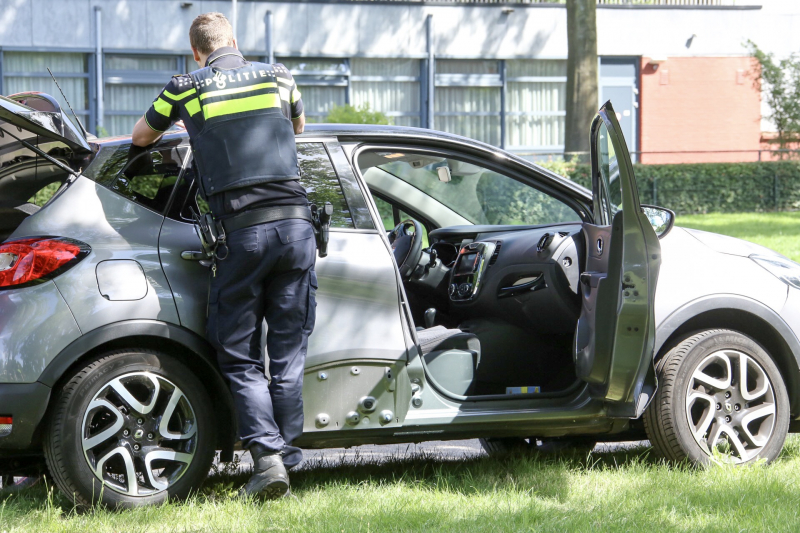 Fietsster knalt tegen portier