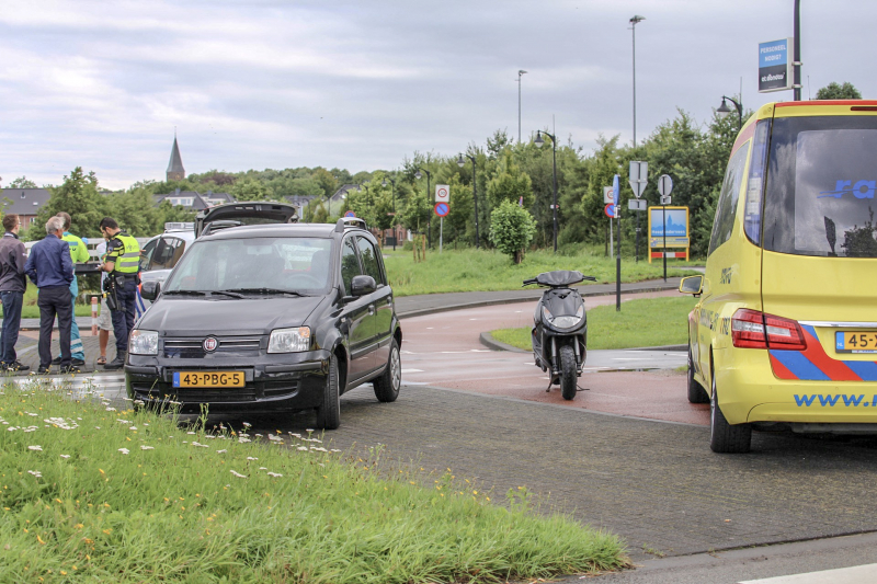 Kop-staartbotsing op rotonde