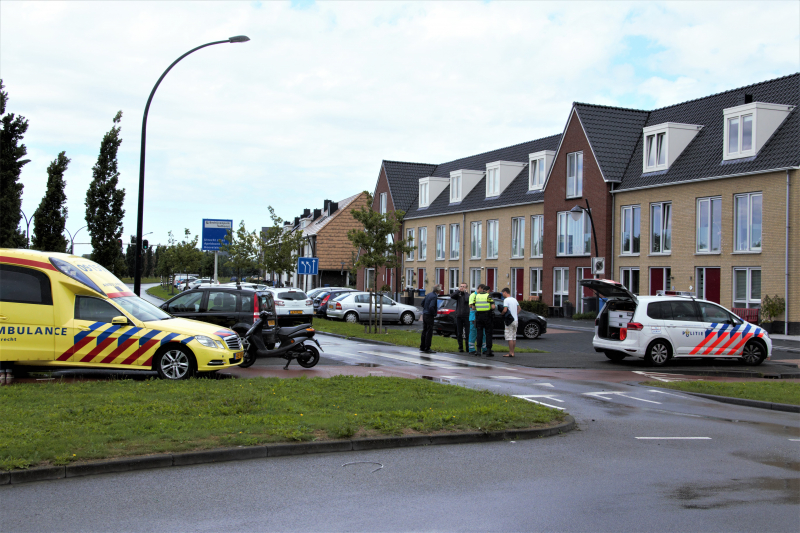 Kop-staartbotsing op rotonde