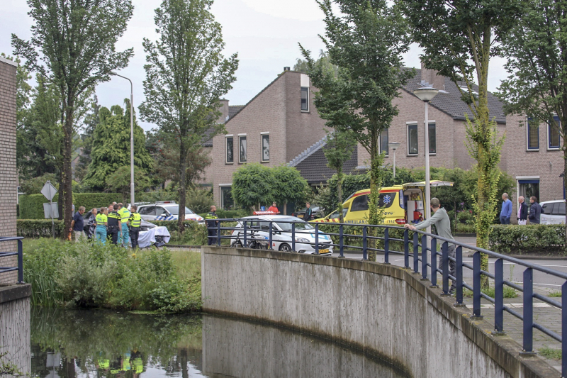 Auto te water geraakt