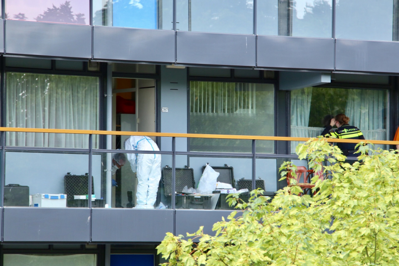 Dode man in flatwoning aangetroffen