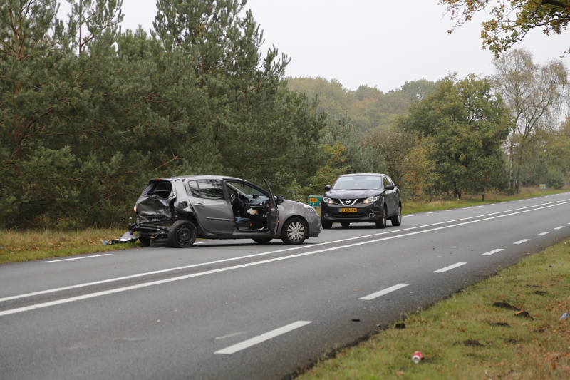 Enorme crash met meerdere auto's