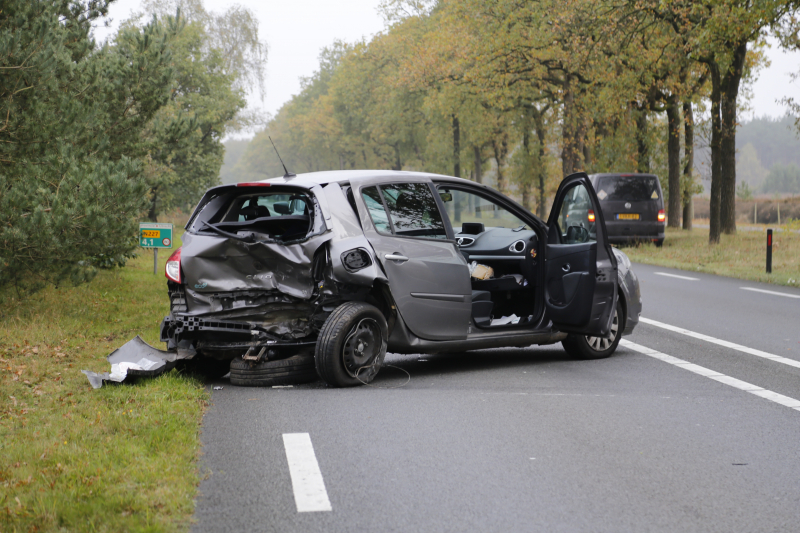 Enorme crash met meerdere auto's