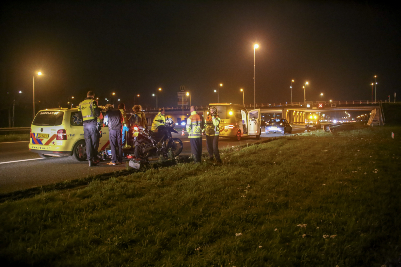 Motorrijder gewond na aanrijding met auto