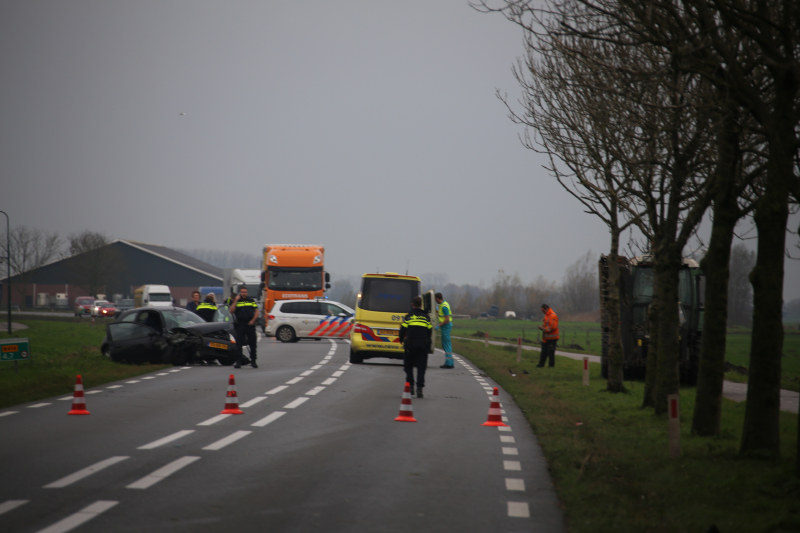 Veel schade na botsing met tractor