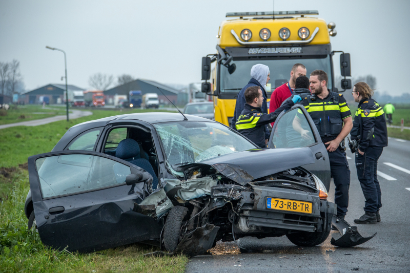 Veel schade na botsing met tractor