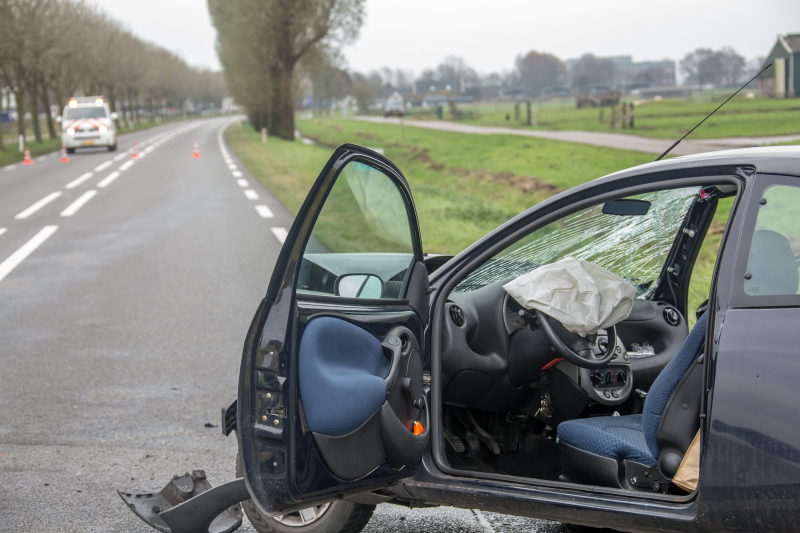 Veel schade na botsing met tractor