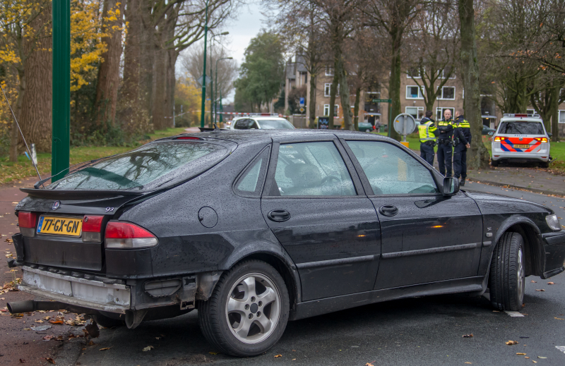 Politieauto in botsing met personenauto