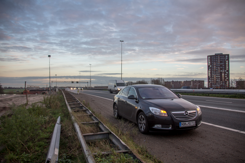 Bestelbus knalt op voorganger