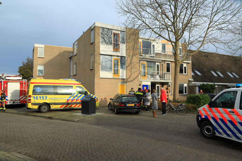 Bewoner en baby onwel bij vreemde lucht