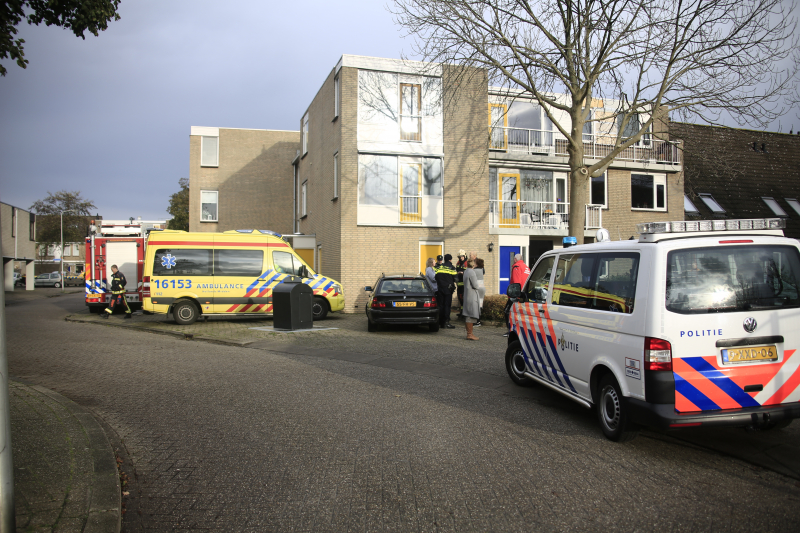 Bewoner en baby onwel bij vreemde lucht