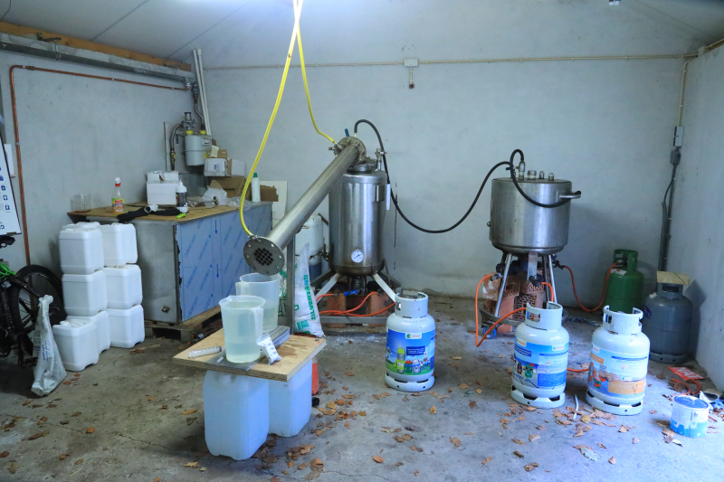 Drie verdachten aangehouden na vondst drugslab