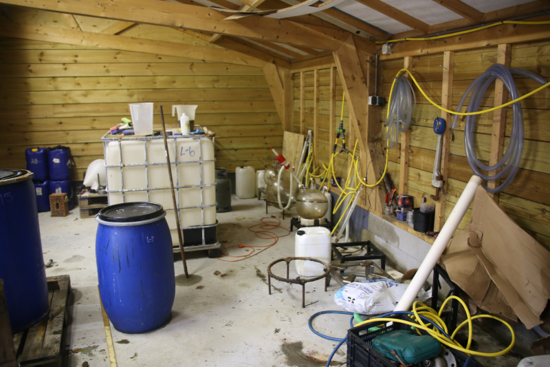 Drie verdachten aangehouden na vondst drugslab