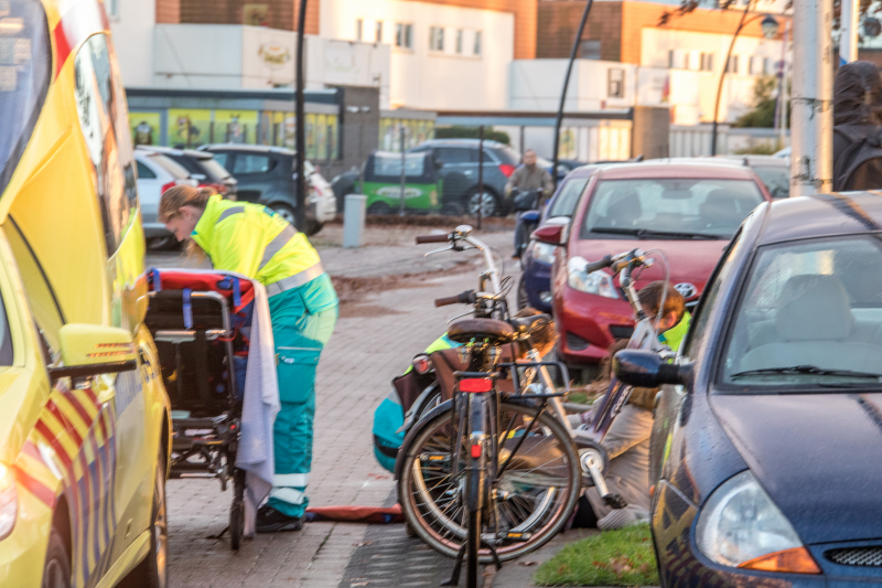 Fietsster gewond na botsing met andere fietser