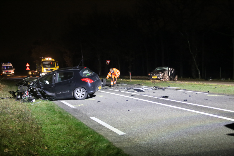 Enorme ravage na frontale aanrijding