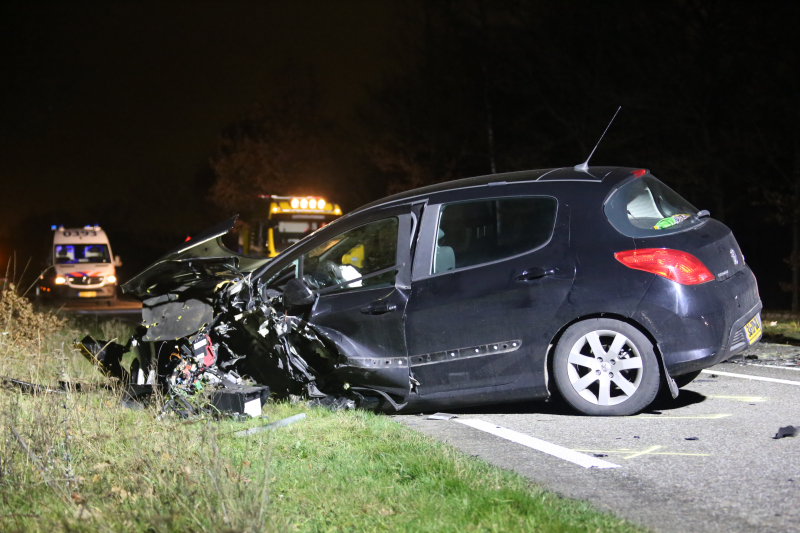 Enorme ravage na frontale aanrijding