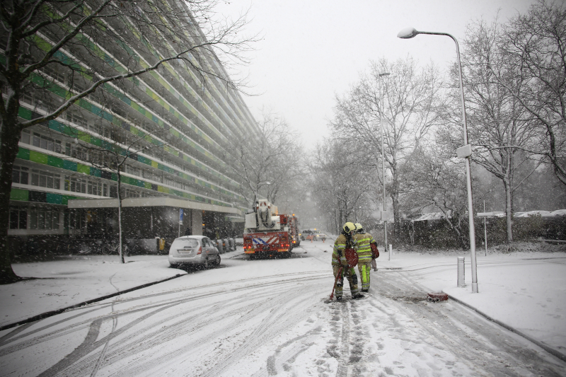 Veel rookontwikkeling bij matrassenbrand
