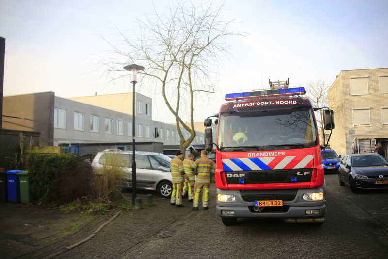 Kindje met voet vast in fiets