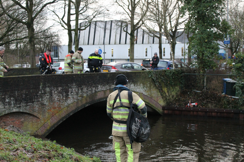 Duikers zoeken naar gedumpte sieraden na inbraak jonge (14) nep Kika-collectanten