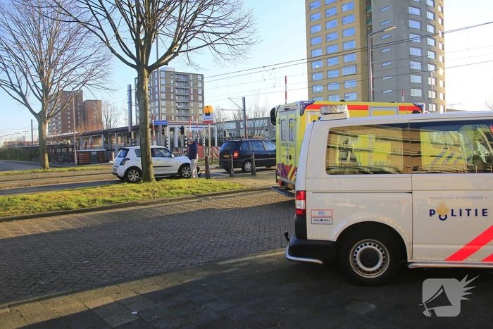 Flinke schade na kop-staartbotsing bij spoorwegovergang