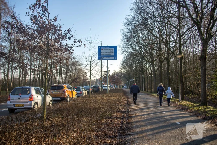 Lange wachtrijen voor ziekenhuis na brand in parkeergarage