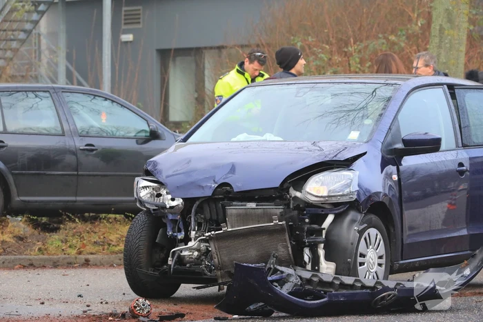 Flinke schade bij botsing op kruising