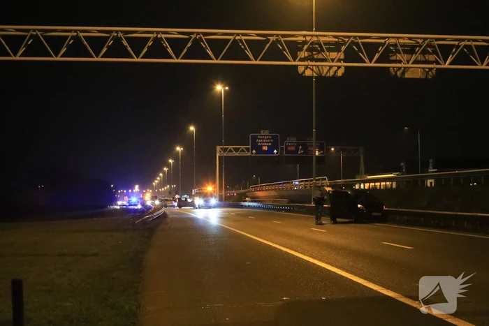 Snelweg dicht na flinke crash