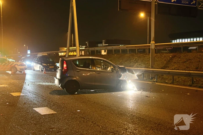 Snelweg dicht na flinke crash