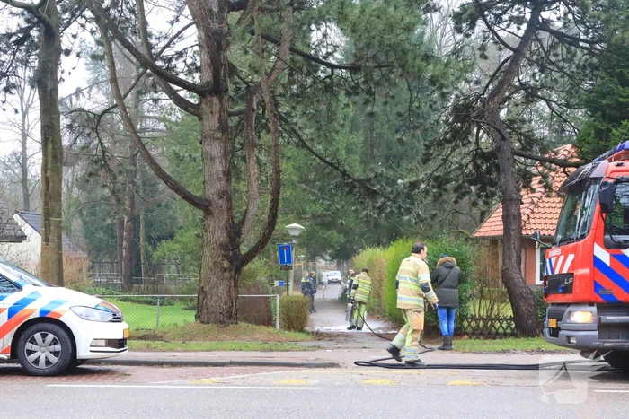 Brandweer opzoek naar gaslek