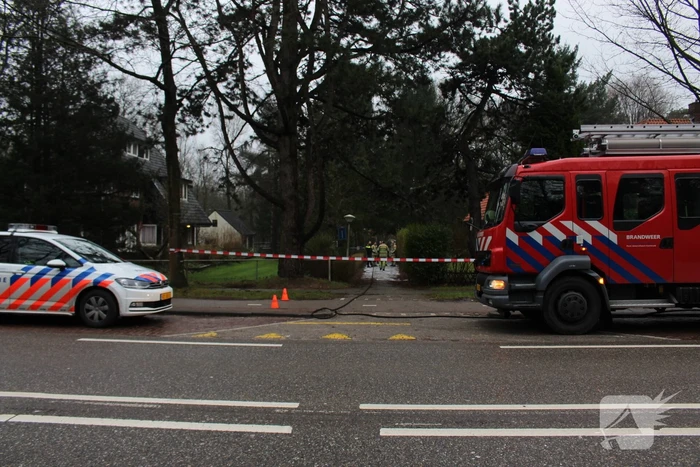 Brandweer opzoek naar gaslek