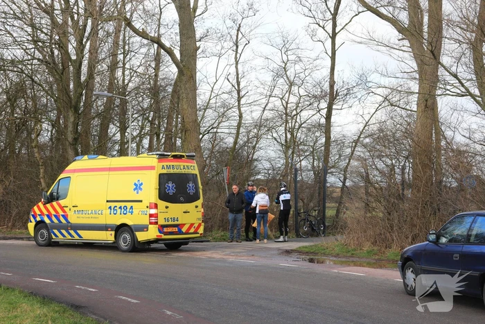 Mountainbiker hard onderuit