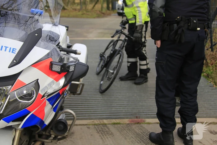 Mountainbiker hard onderuit