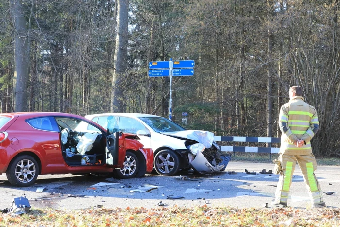 Flinke crash op kruising