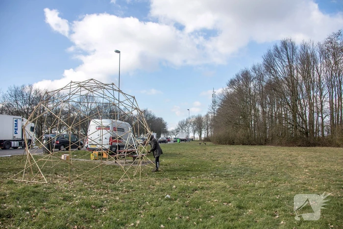 Eerste Snelwegkerk verrezen op parkeerplaats tankstation