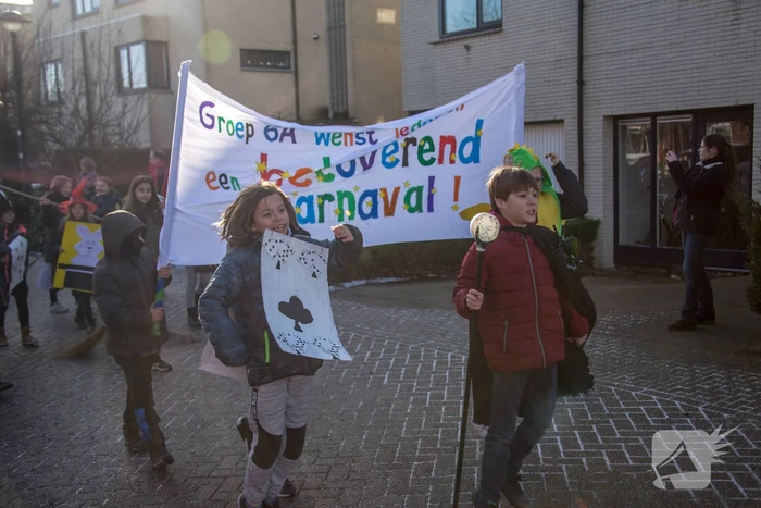 Creatieve en kleurrijke kinderoptocht