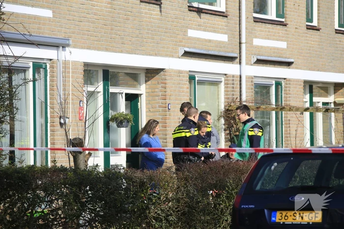 Politie-onderzoek na overleden persoon in woning