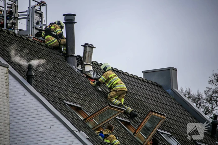 Brandweer druk met schoorsteenbrand