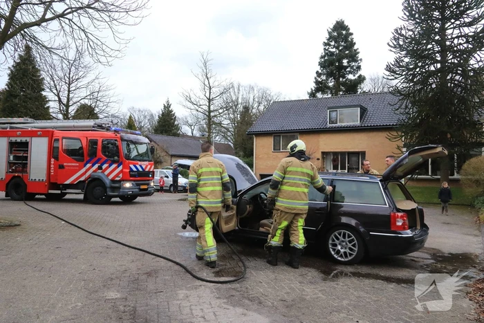 Auto verwoest door brand