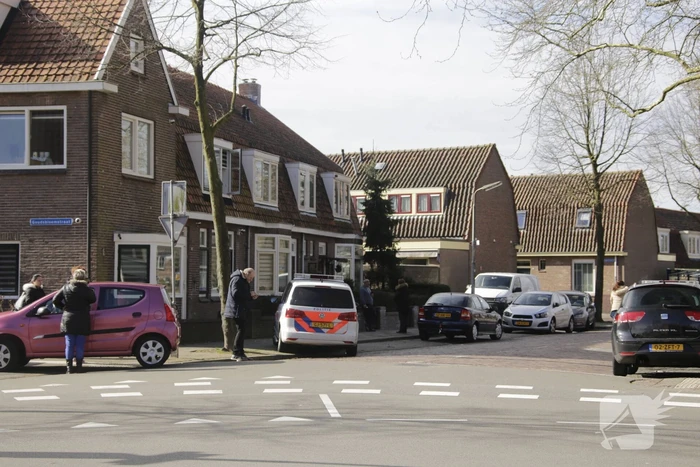 Overleden vrouw aangetroffen, een persoon aangehouden