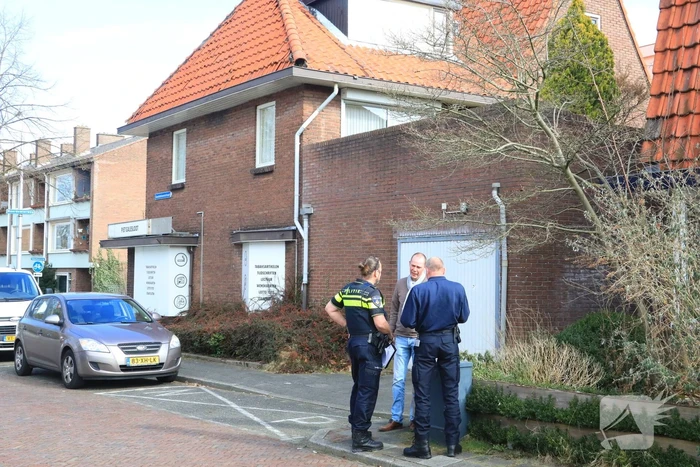 Overleden vrouw aangetroffen, een persoon aangehouden