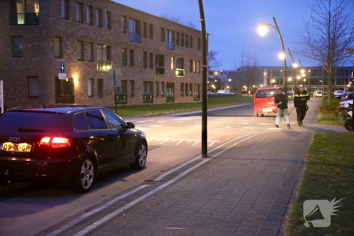 Overstekende scooterrijder aangereden