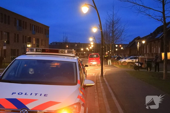 Overstekende scooterrijder aangereden