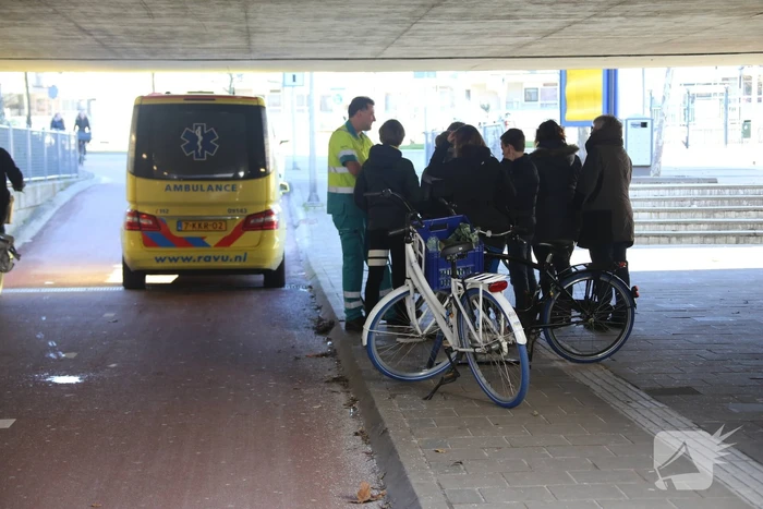 Fietsers botsen in fietstunnel