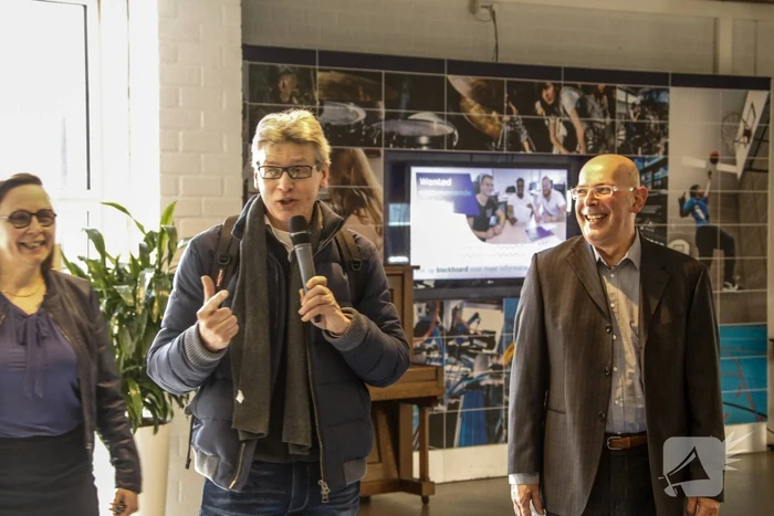 Burgemeester leidt leerlingen ROC naar de stembus