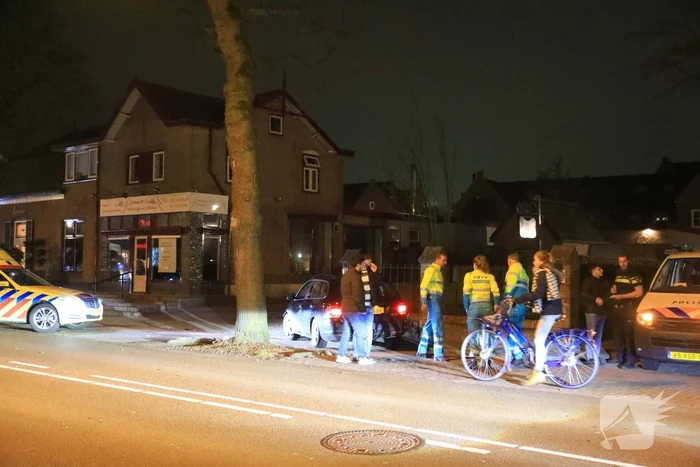 Auto botst tegen muur Gildehuis na uitwijkmanoeuvre
