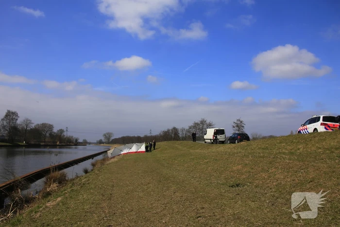 Overleden persoon in water aangetroffen