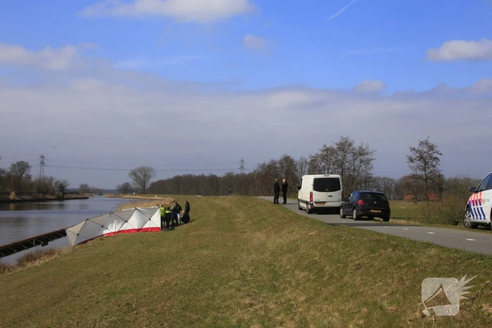 Overleden persoon in water aangetroffen